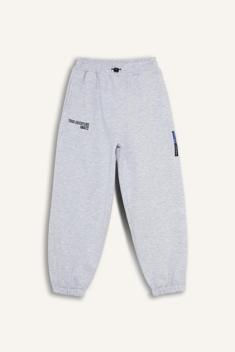 ديفاكتو بنطلون سويت بانتس اولادي تقيل بطبعة شعار اوفر سايز - Image 4